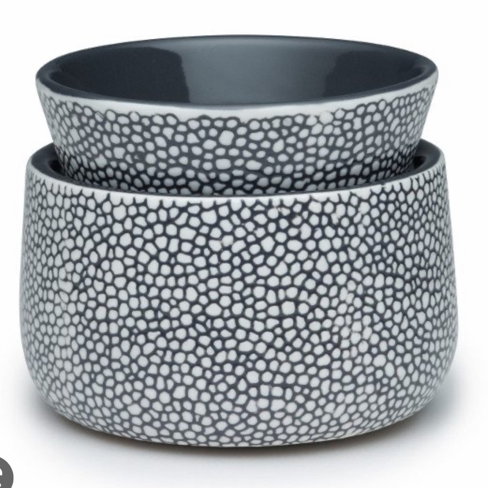 Doodle Dot Scentsy Warmer full size new in box